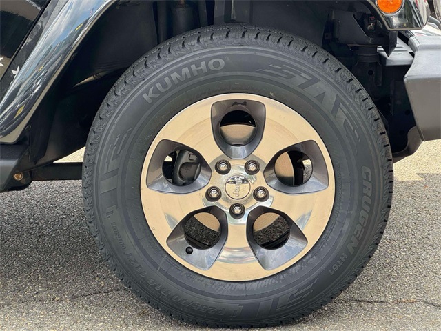 2018 Jeep Wrangler JK Unlimited Sahara Image 6 of 28