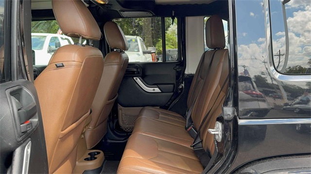 2018 Jeep Wrangler JK Unlimited Sahara Image 8 of 28