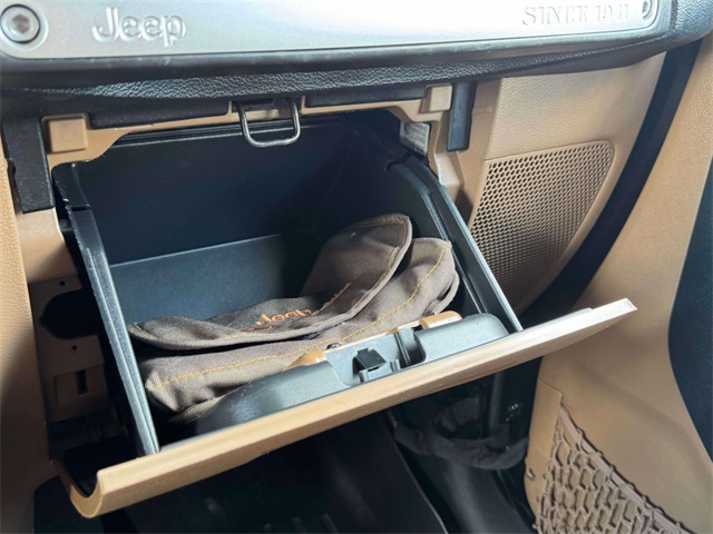 2018 Jeep Wrangler JK Unlimited Sahara Image 19 of 28