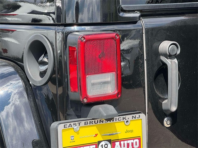 2018 Jeep Wrangler JK Unlimited Sahara Image 24 of 28