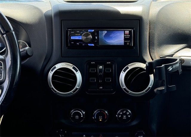 Vehicle image 34 of 57