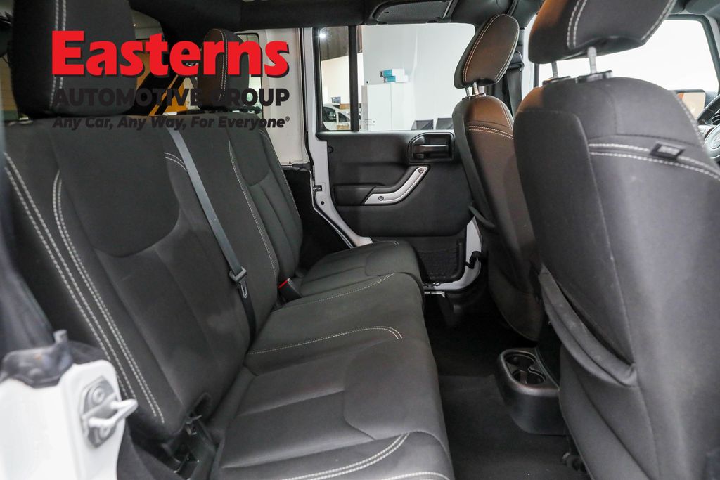 2018 Jeep Wrangler JK Unlimited Sahara Image 42 of 63