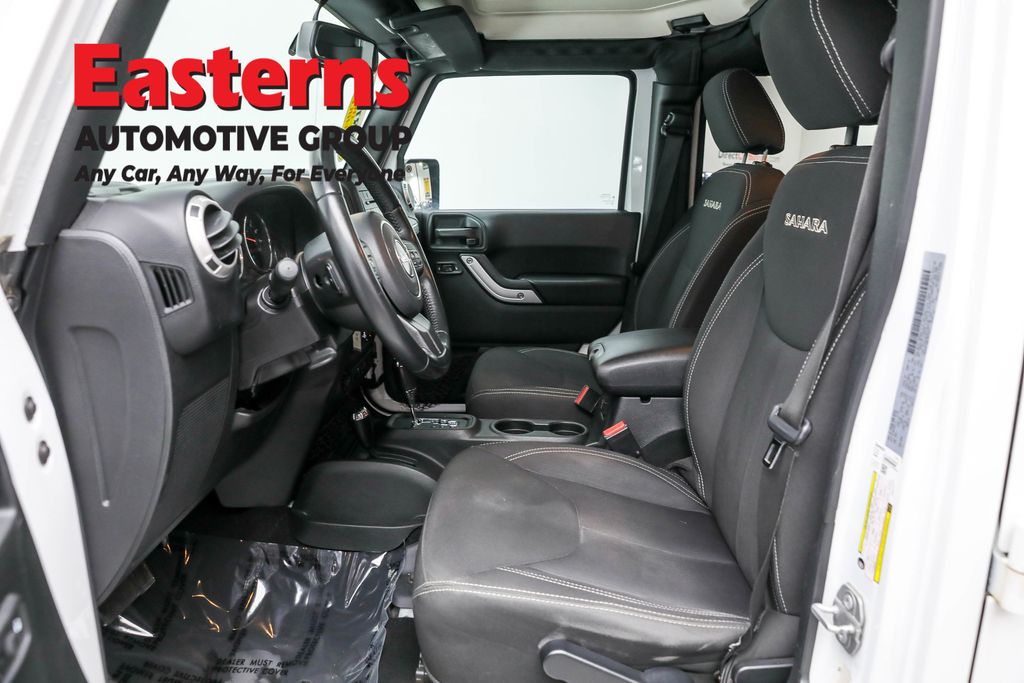 2018 Jeep Wrangler JK Unlimited Sahara Image 43 of 63