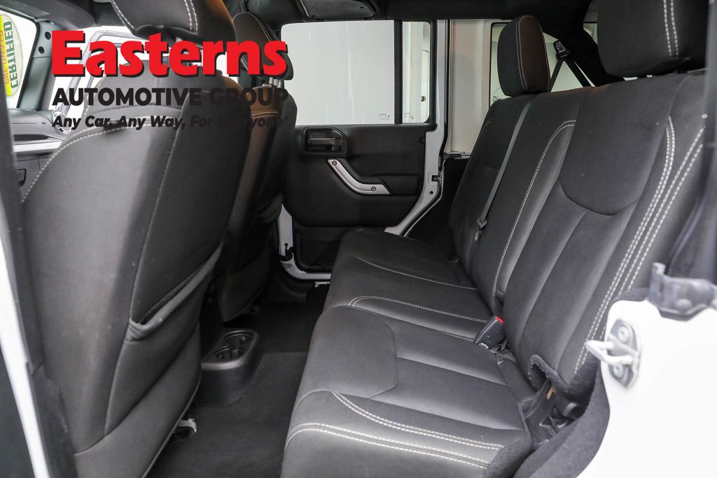 2018 Jeep Wrangler JK Unlimited Sahara Image 45 of 63