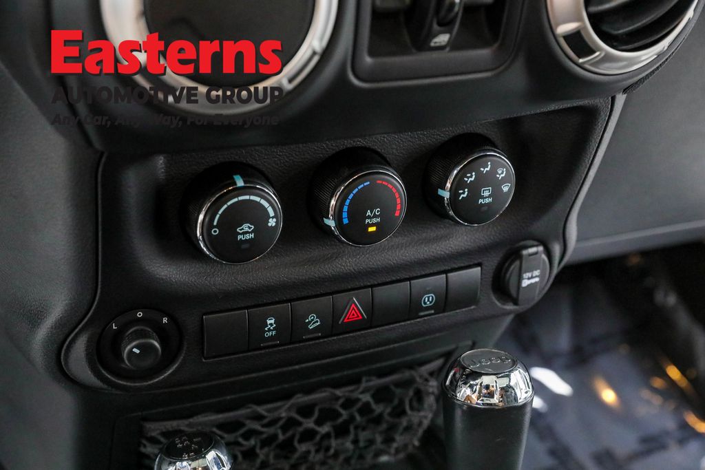 2018 Jeep Wrangler JK Unlimited Sahara Image 61 of 63