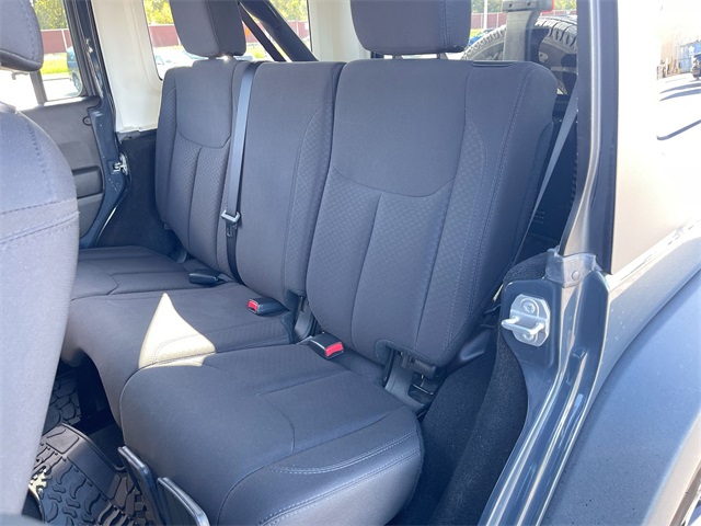 2018 Jeep Wrangler JK Unlimited Sport S Image 17 of 30