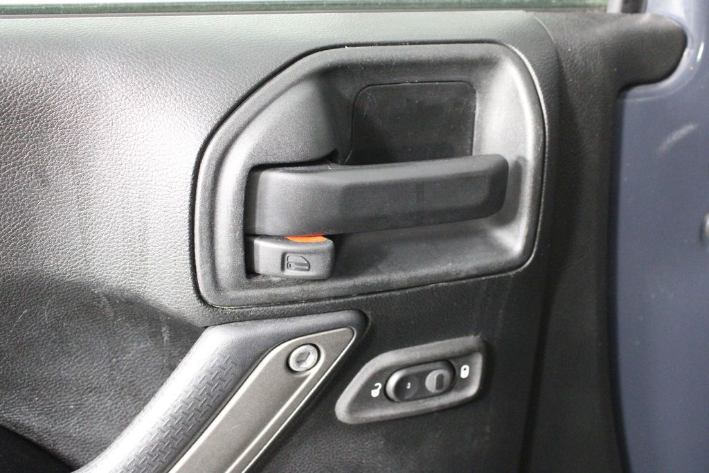 2018 Jeep Wrangler JK Unlimited Freedom Image 32 of 34