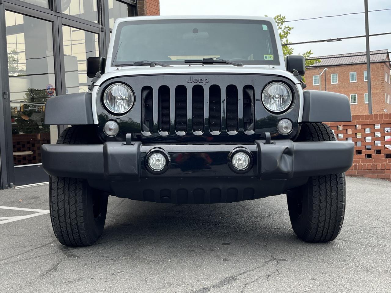 Vehicle image 4 of 63