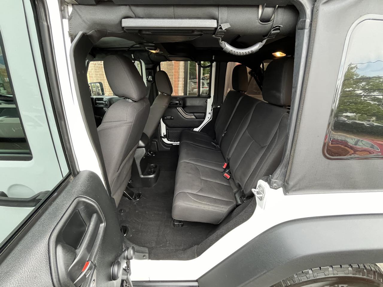 Vehicle image 61 of 63