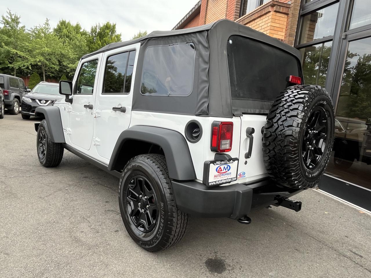 Vehicle image 10 of 63