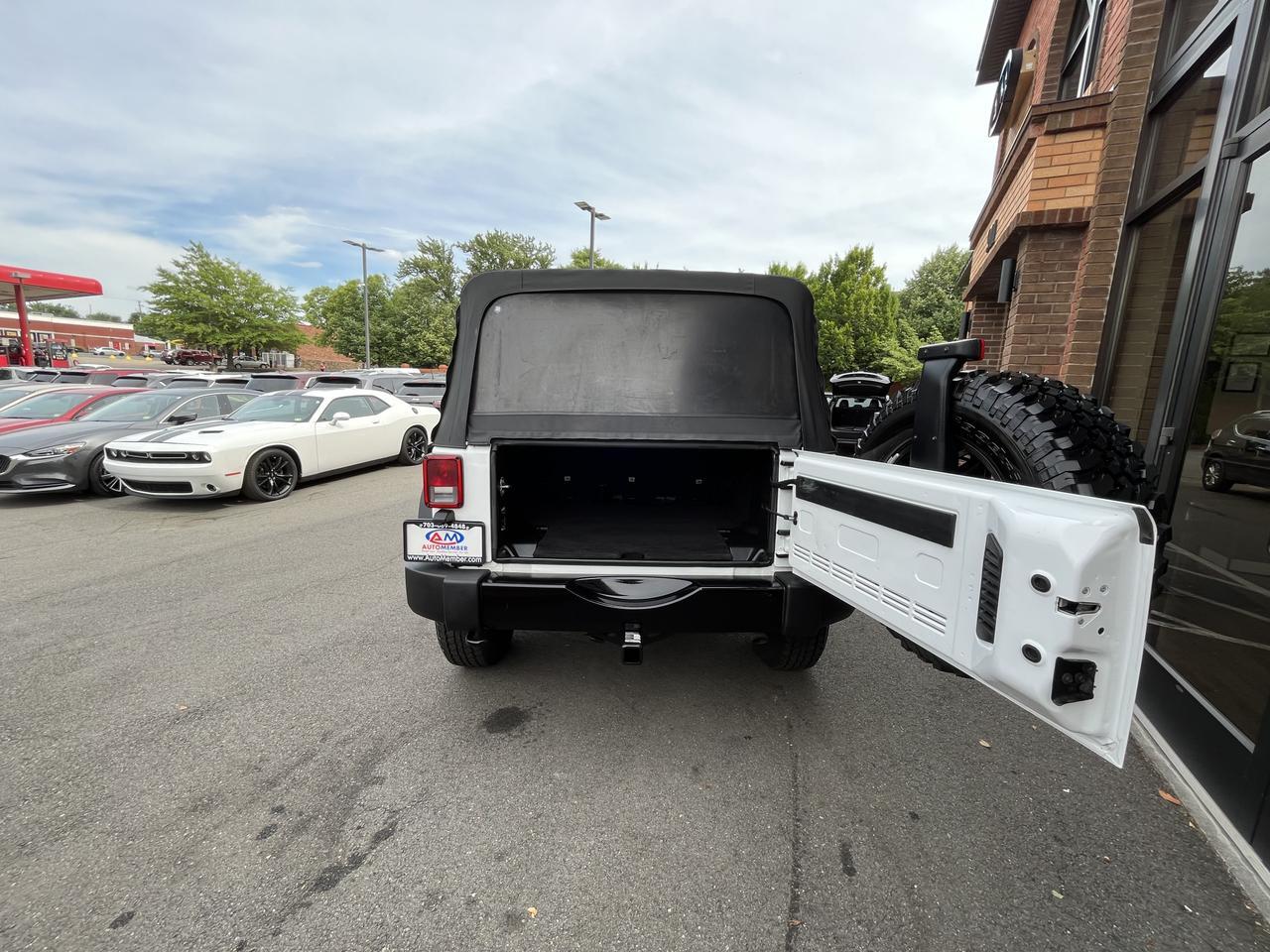 Vehicle image 18 of 63