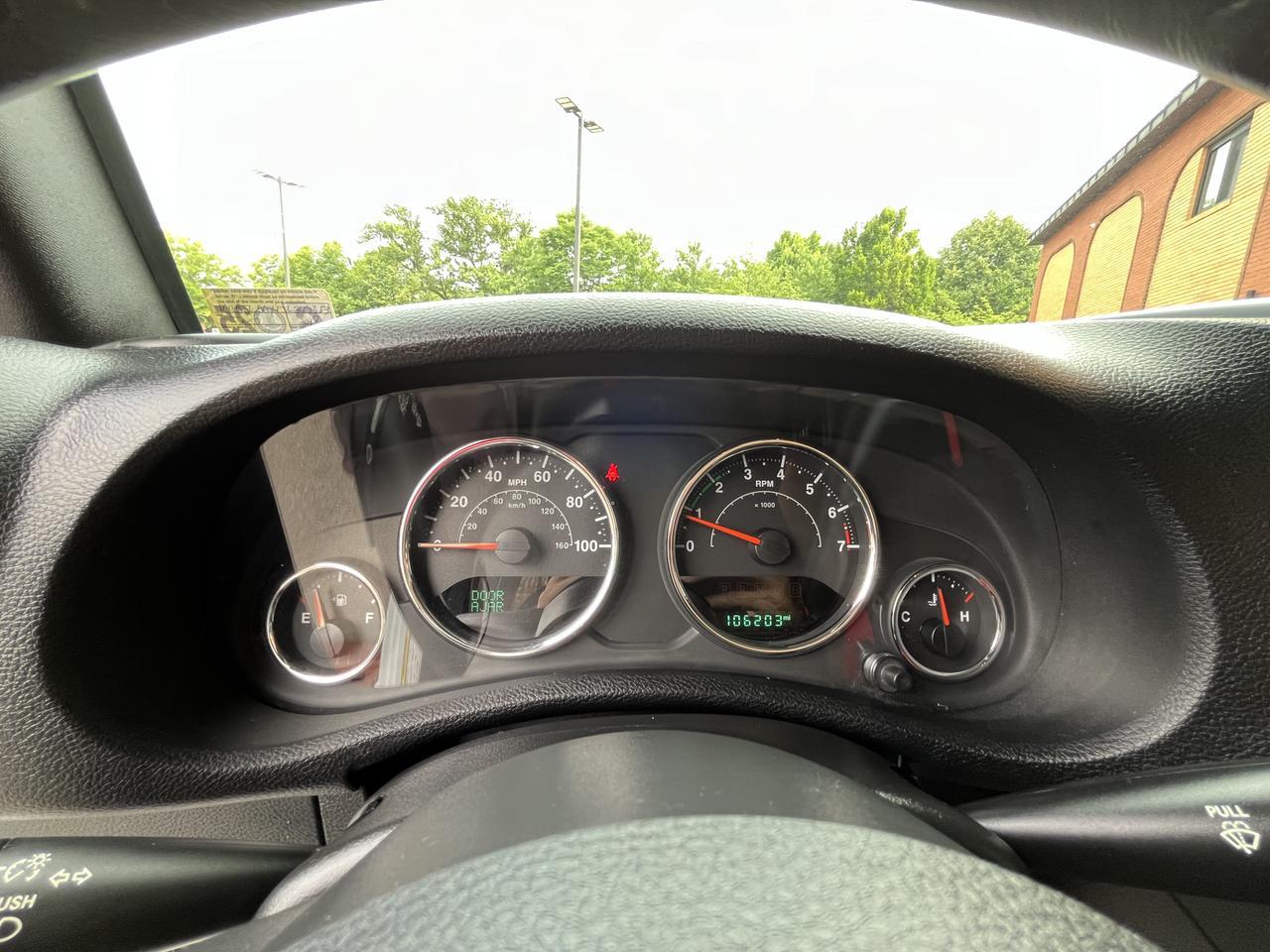 Vehicle image 33 of 63