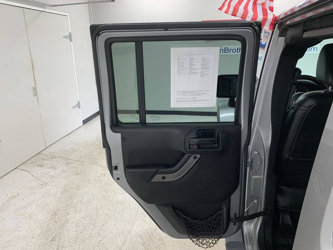 2018 Jeep Wrangler JK Unlimited Altitude Image 19 of 47