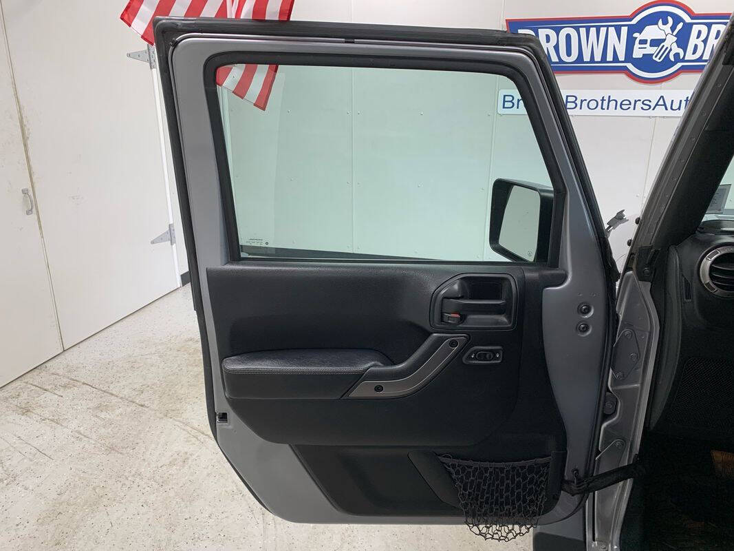 2018 Jeep Wrangler JK Unlimited Altitude Image 14 of 47