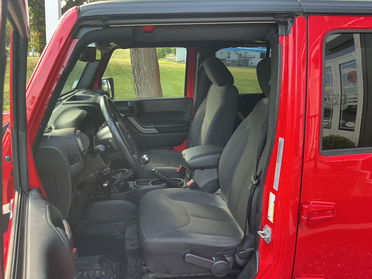 2018 Jeep Wrangler JK Unlimited Sport S Image 17 of 27