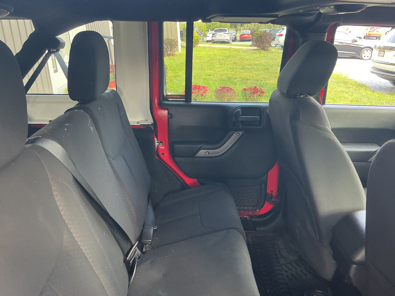 2018 Jeep Wrangler JK Unlimited Sport S Image 13 of 27