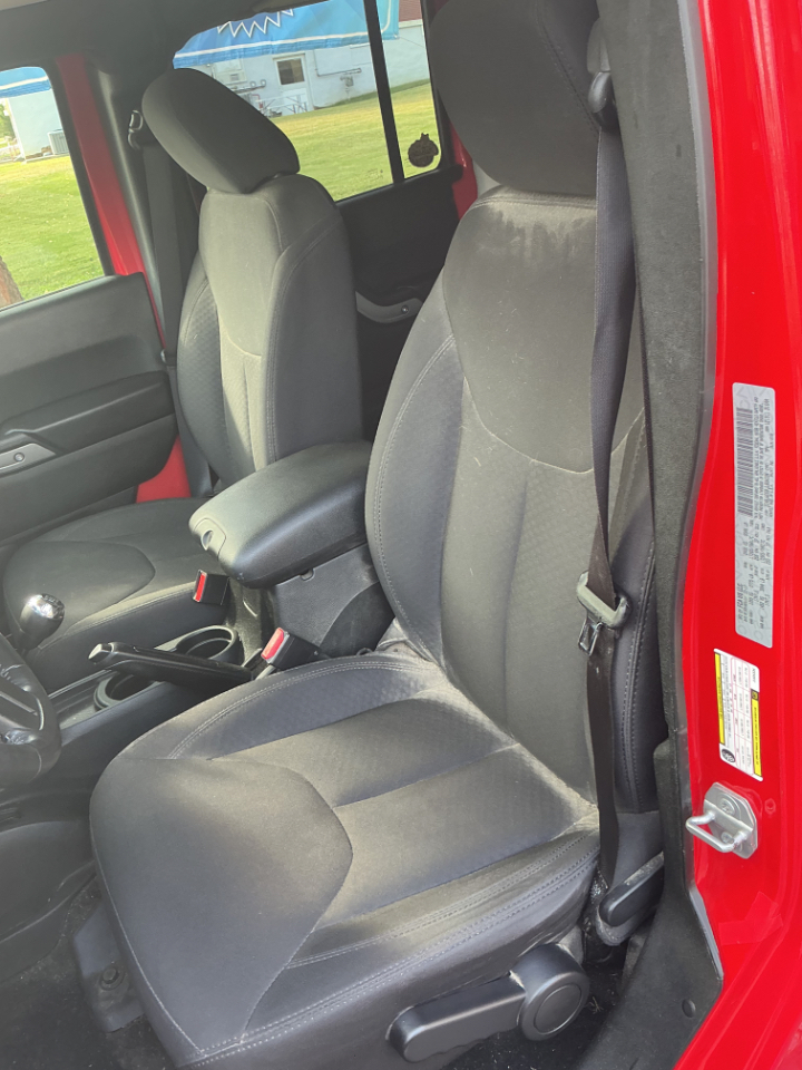 2018 Jeep Wrangler JK Unlimited Sport S Image 16 of 27