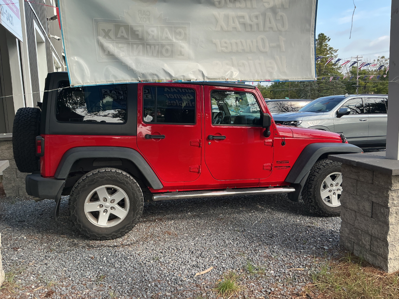 2018 Jeep Wrangler JK Unlimited Sport S Image 3 of 27