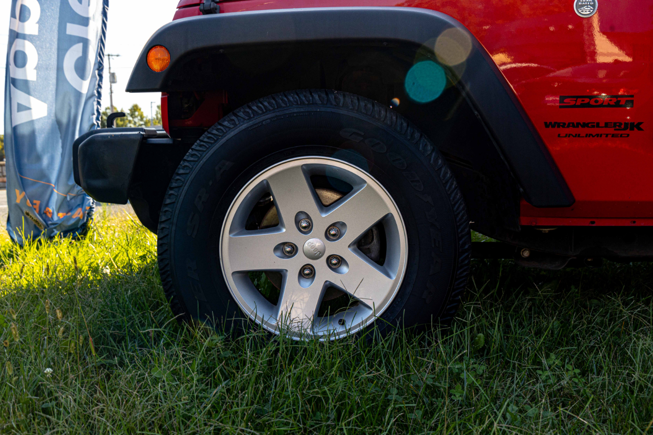 2018 Jeep Wrangler JK Unlimited Sport S Image 6 of 20