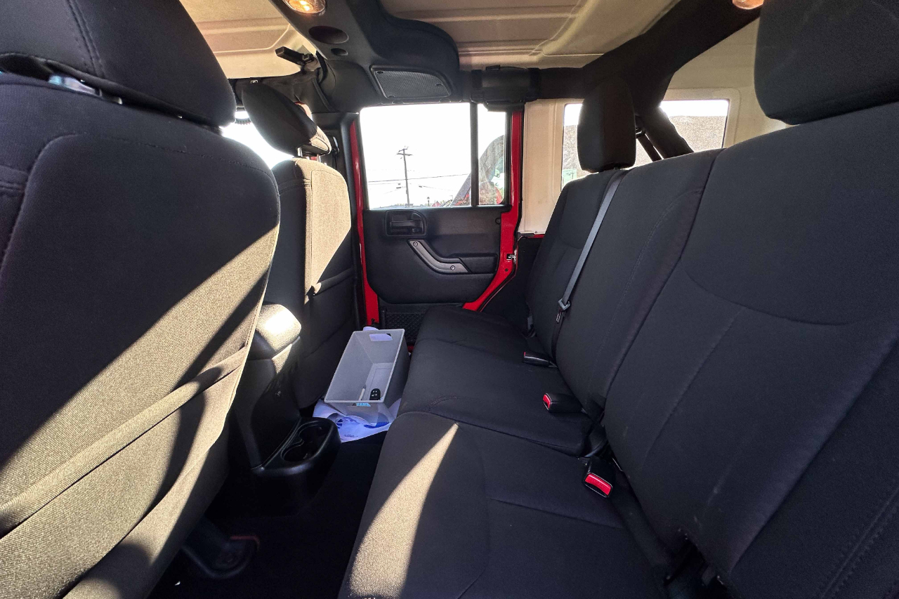 2018 Jeep Wrangler JK Unlimited Sport S Image 8 of 20