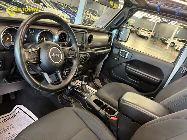 Vehicle image 26 of 41
