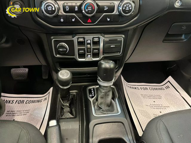 Vehicle image 28 of 41