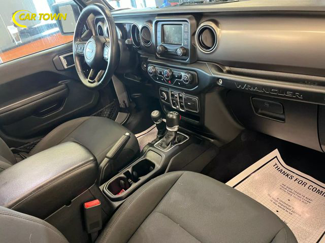 Vehicle image 34 of 41