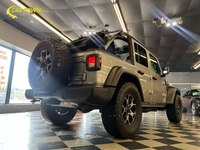 Vehicle image 17 of 41