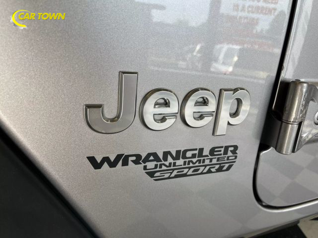 Vehicle image 20 of 41