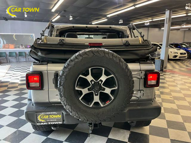 Vehicle image 18 of 41