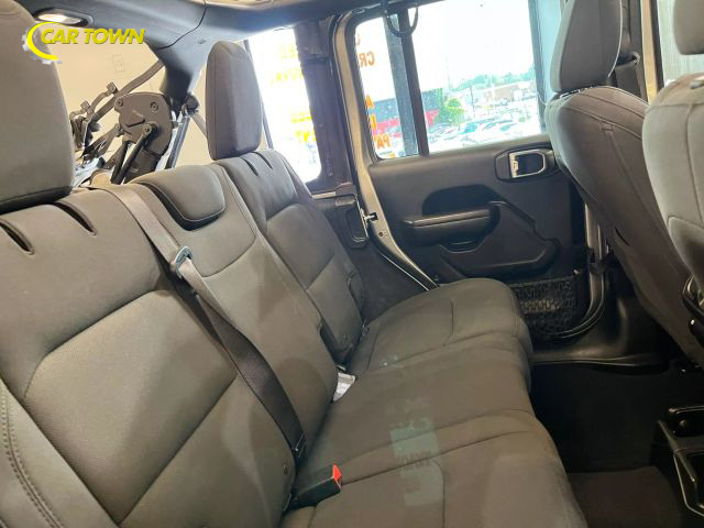 Vehicle image 36 of 41