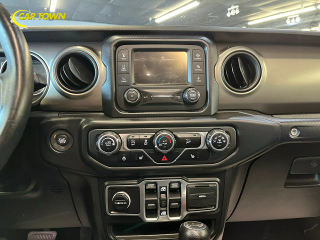 Vehicle image 29 of 41