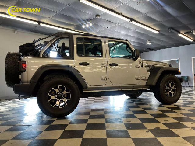 Vehicle image 10 of 41