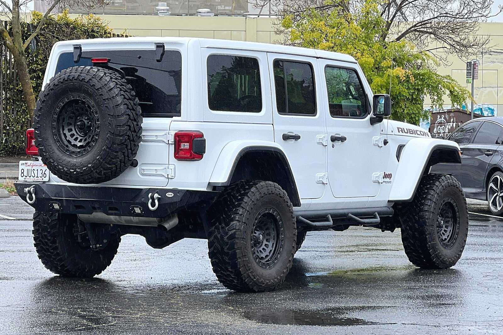 Vehicle image 5 of 25