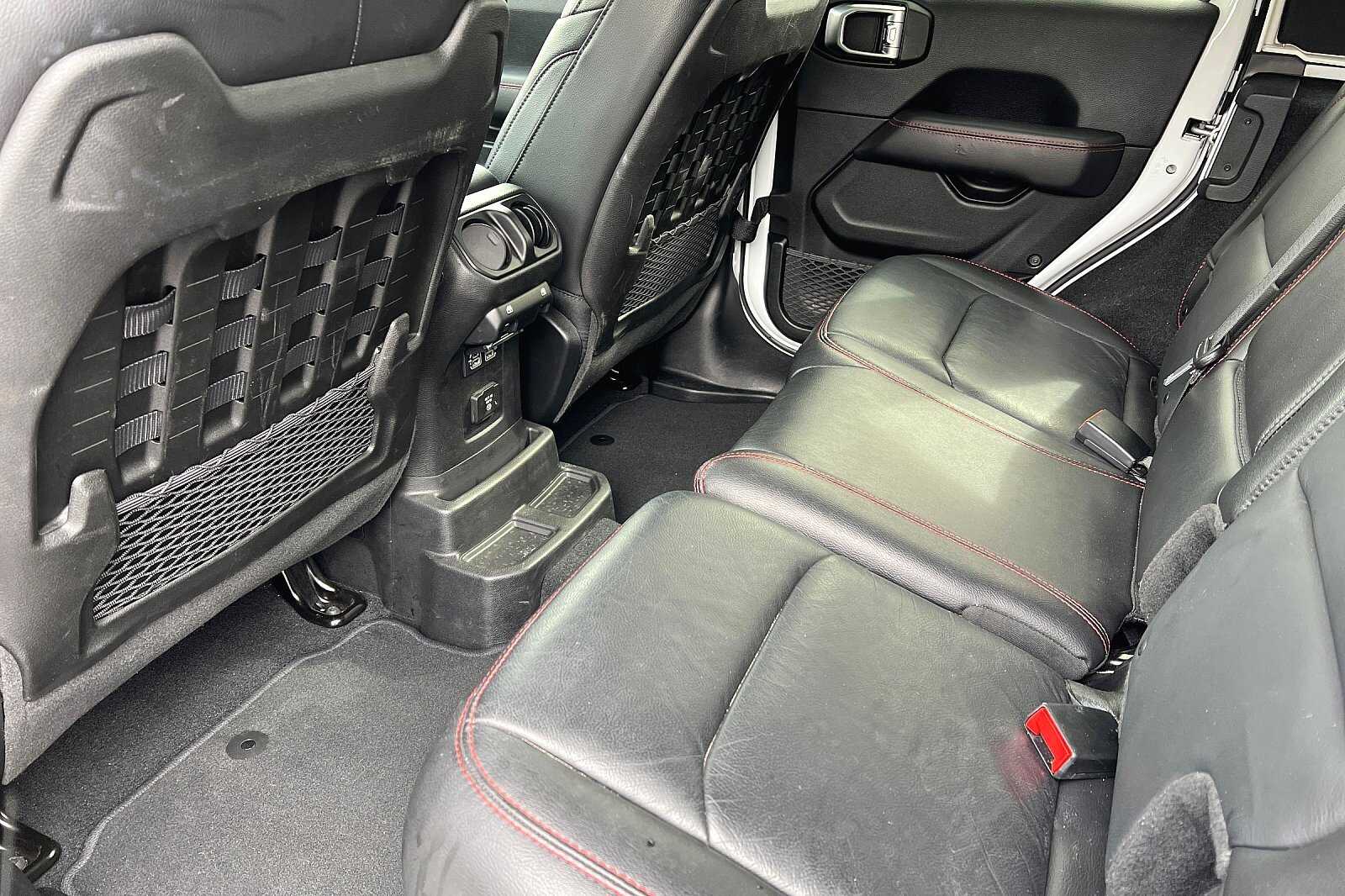 Vehicle image 10 of 25