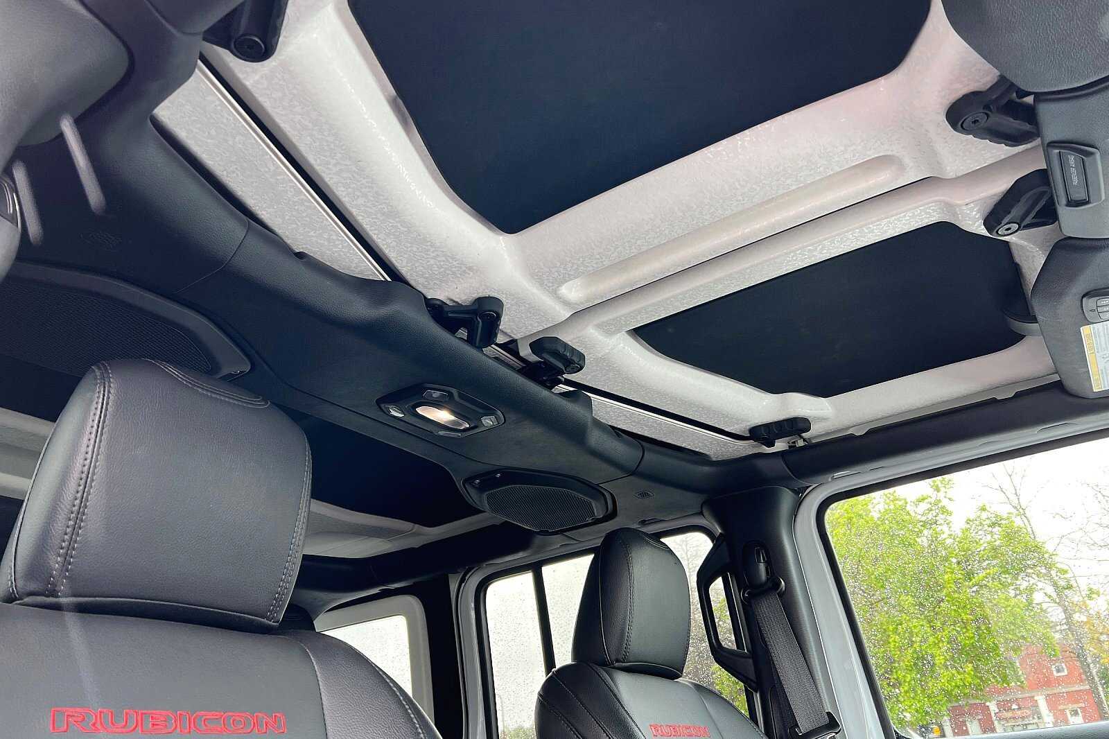 Vehicle image 14 of 25