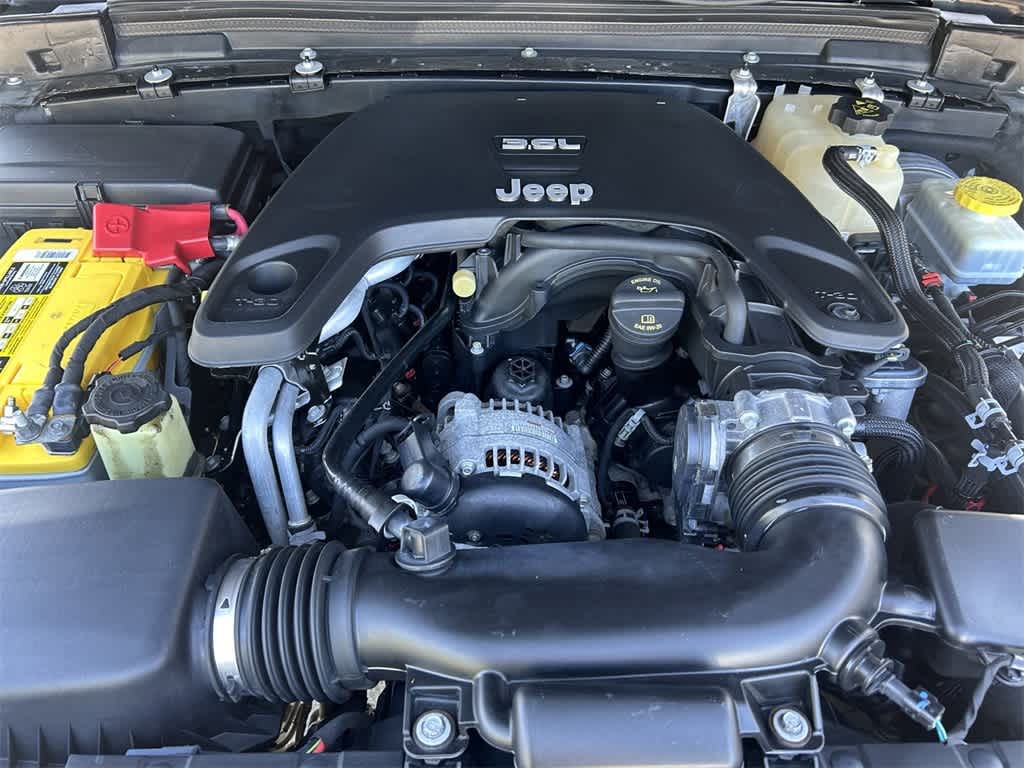 Vehicle image 9 of 21