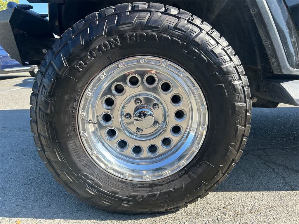 Vehicle image 8 of 21
