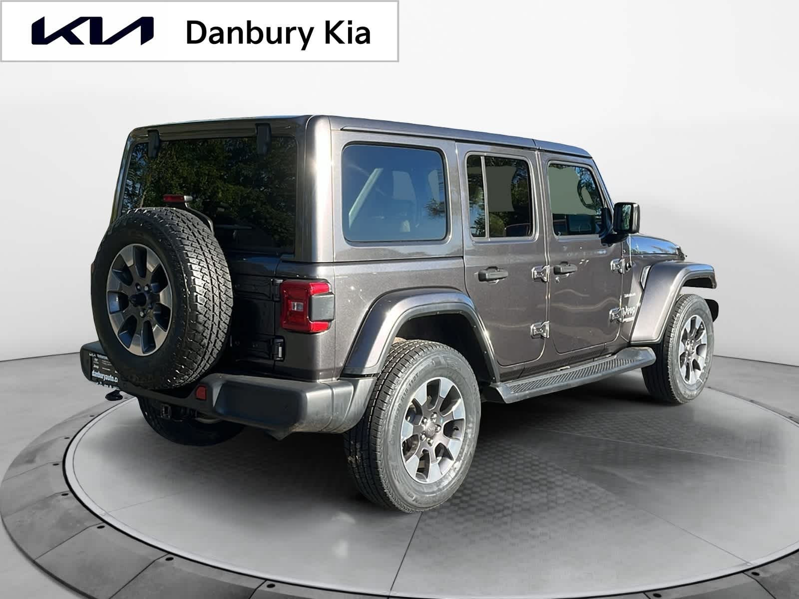 2018 Jeep Wrangler Unlimited Sahara Image 4 of 24