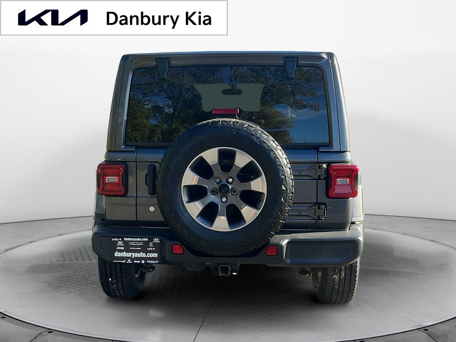 2018 Jeep Wrangler Unlimited Sahara Image 5 of 24