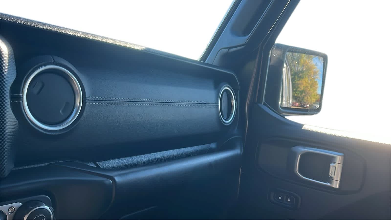 2018 Jeep Wrangler Unlimited Sahara Image 23 of 24