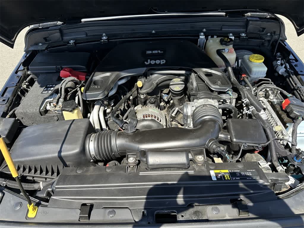 Vehicle image 9 of 21