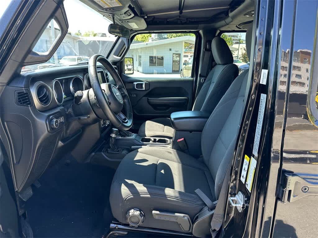 Vehicle image 6 of 21