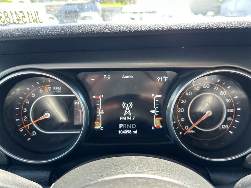 Vehicle image 16 of 21