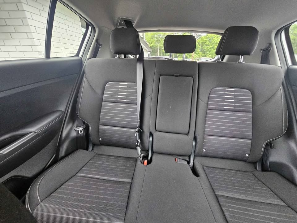 Vehicle image 8 of 14