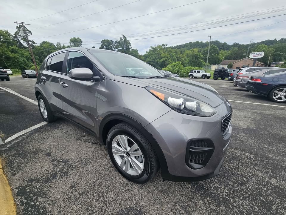Vehicle image 4 of 14