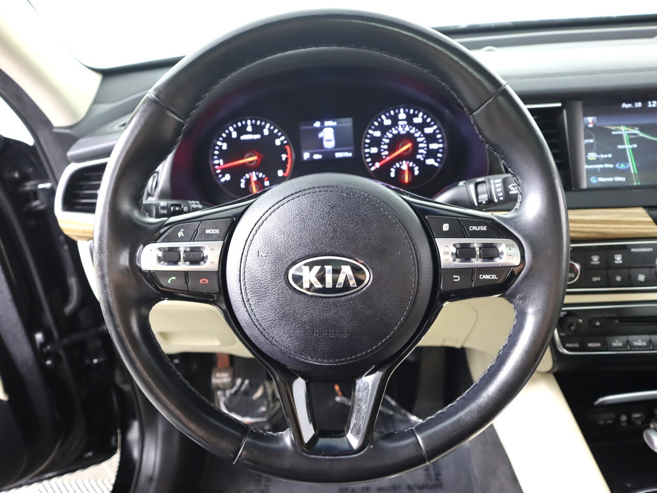 Vehicle image 9 of 47