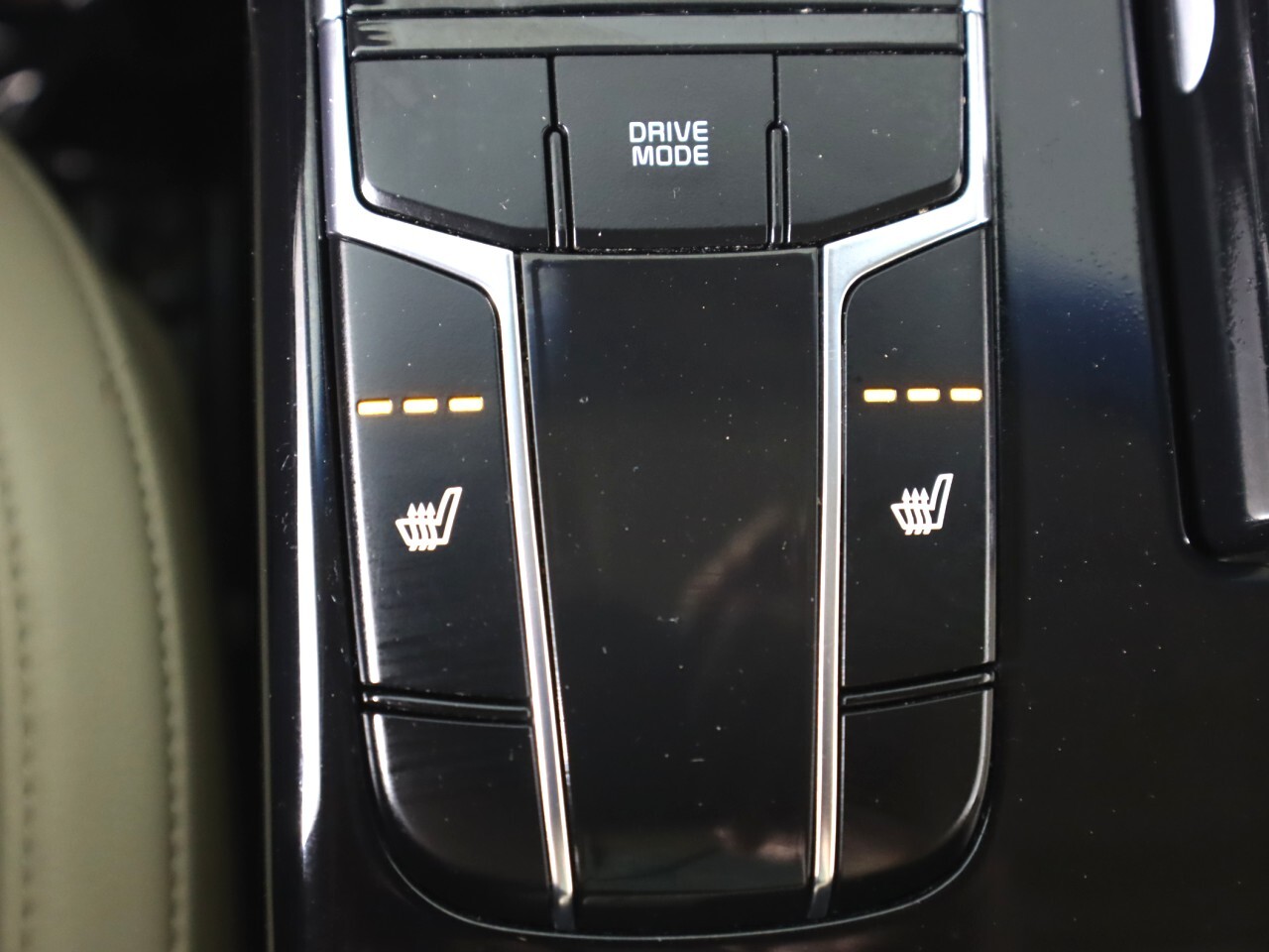 Vehicle image 27 of 47