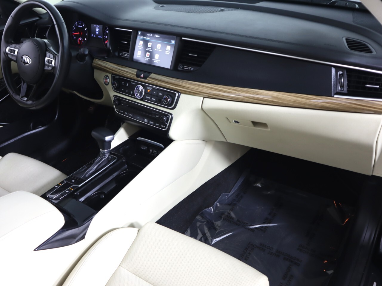 Vehicle image 44 of 47
