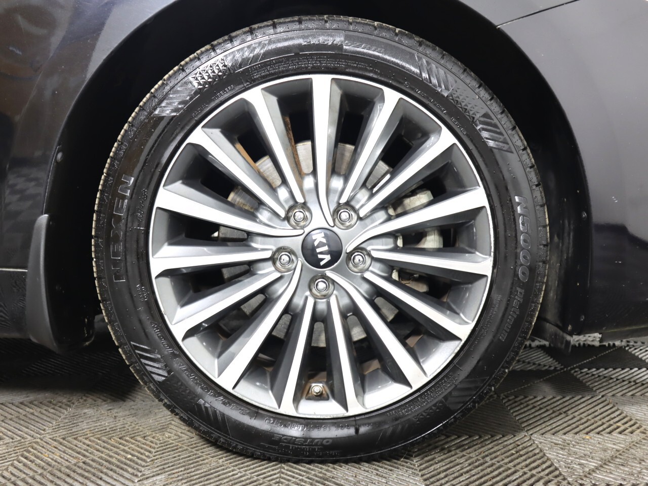 Vehicle image 46 of 47